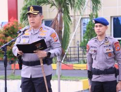 Jelang Akhir Masa Tugas, Kapolres Morowali Pimpin Upacara Kenaikan Pangkat 40 Personil